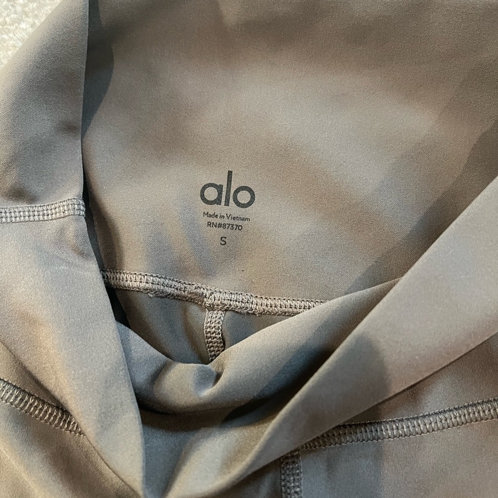 Alo olive green leggings